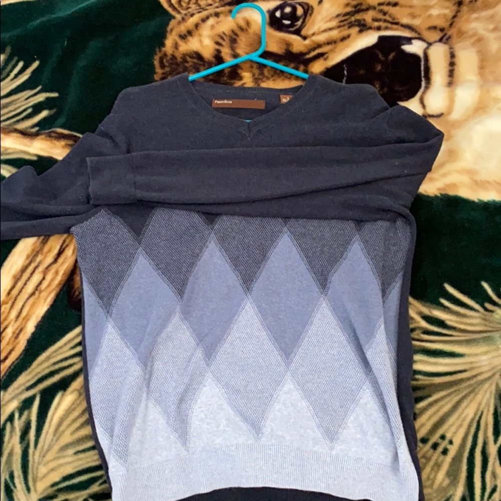 Long sleeve sweater v neck